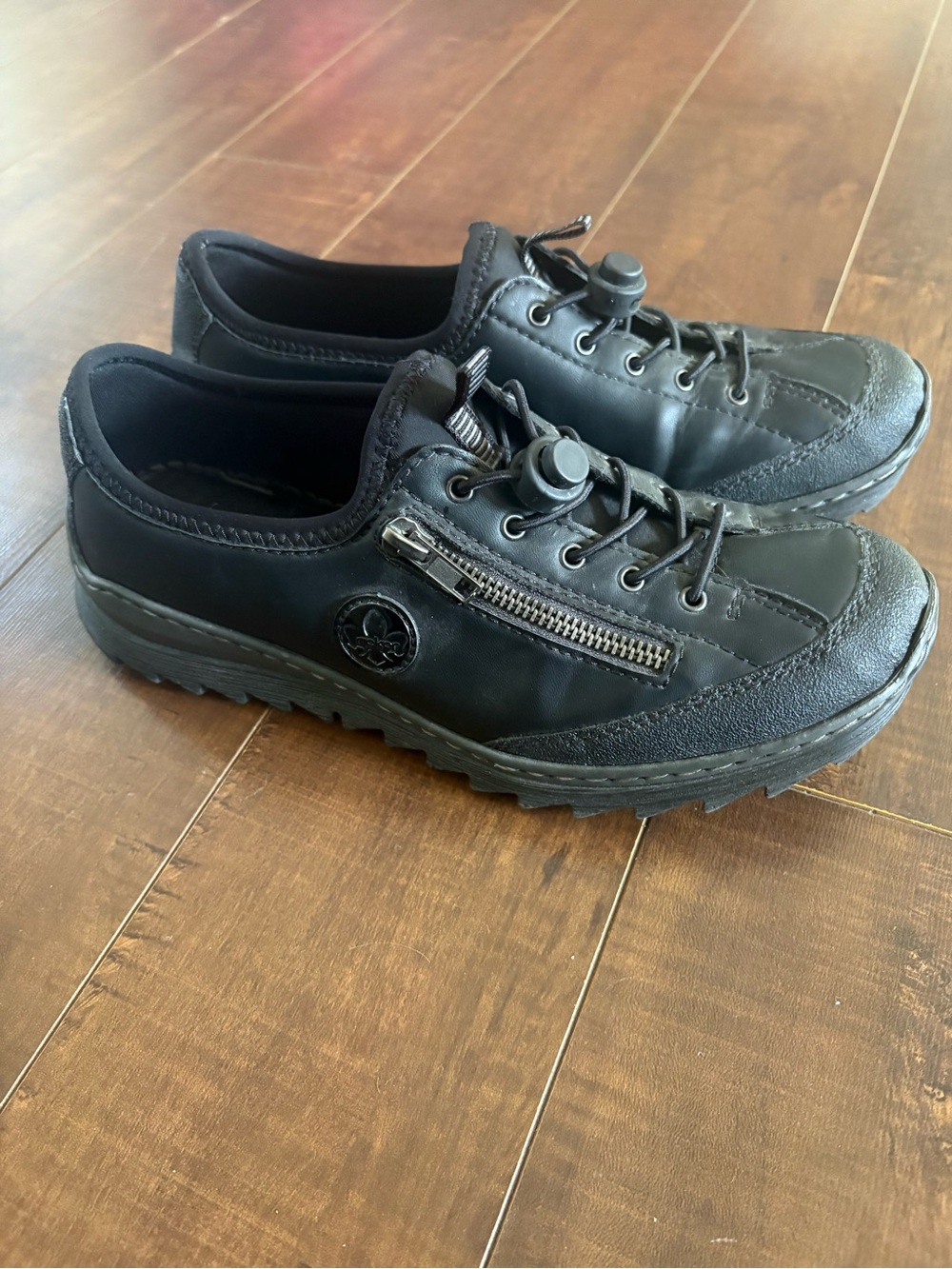 Rieker Ready2GO Black Bungee Lace Lug Sole Comfort Sneakers Size 39